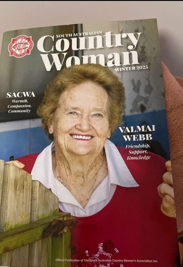 ValmaiWebb_482170_01