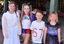 Hundreds enjoy dress-up fun