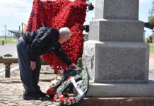 Huge crowd attends Cowell service