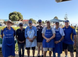 Tumby Bay Aussies together